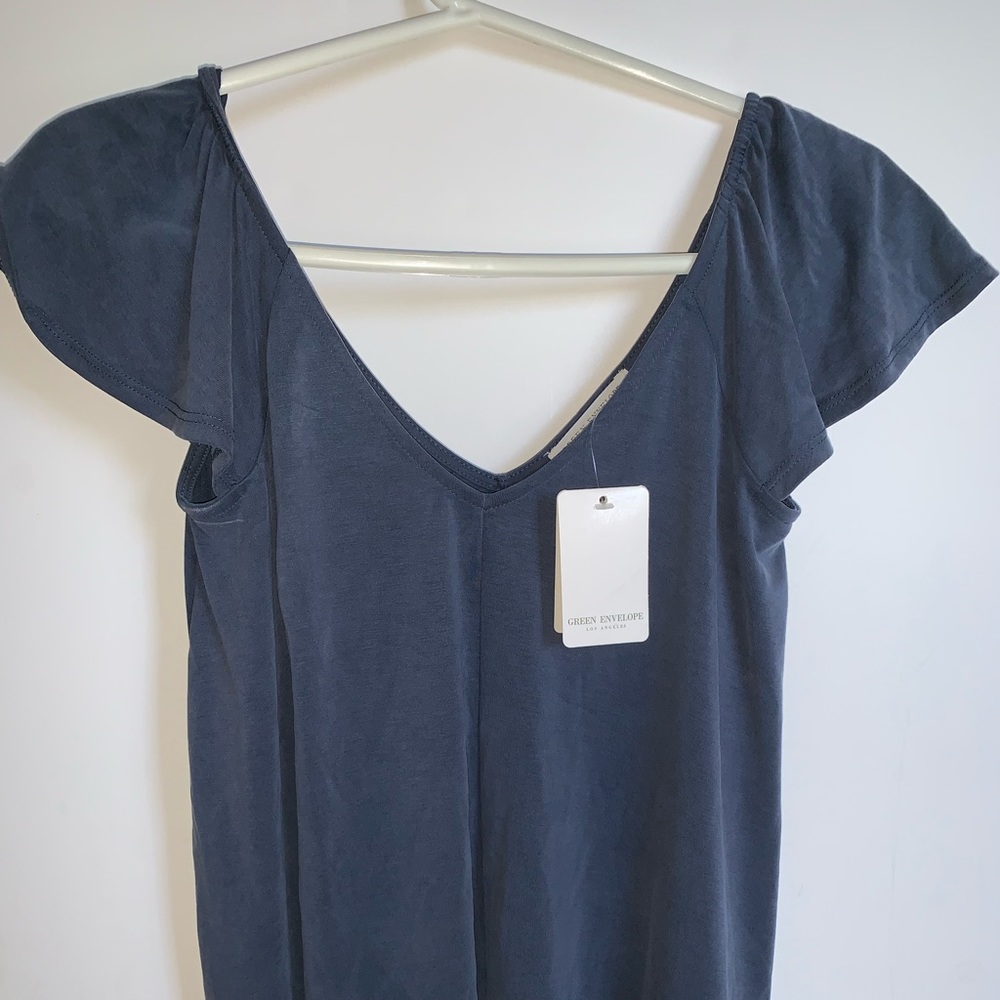 SMALL FLOWY NAVY BLOUSE